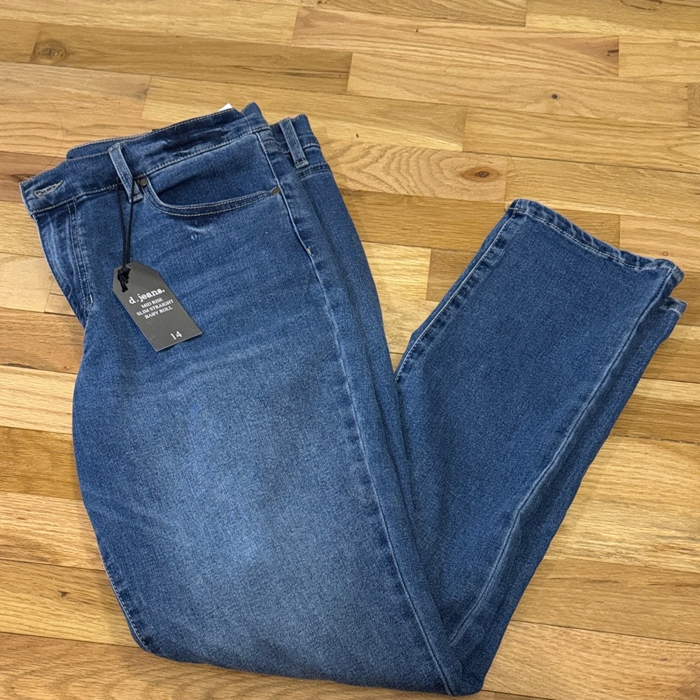 Mid rise slim straight jeans